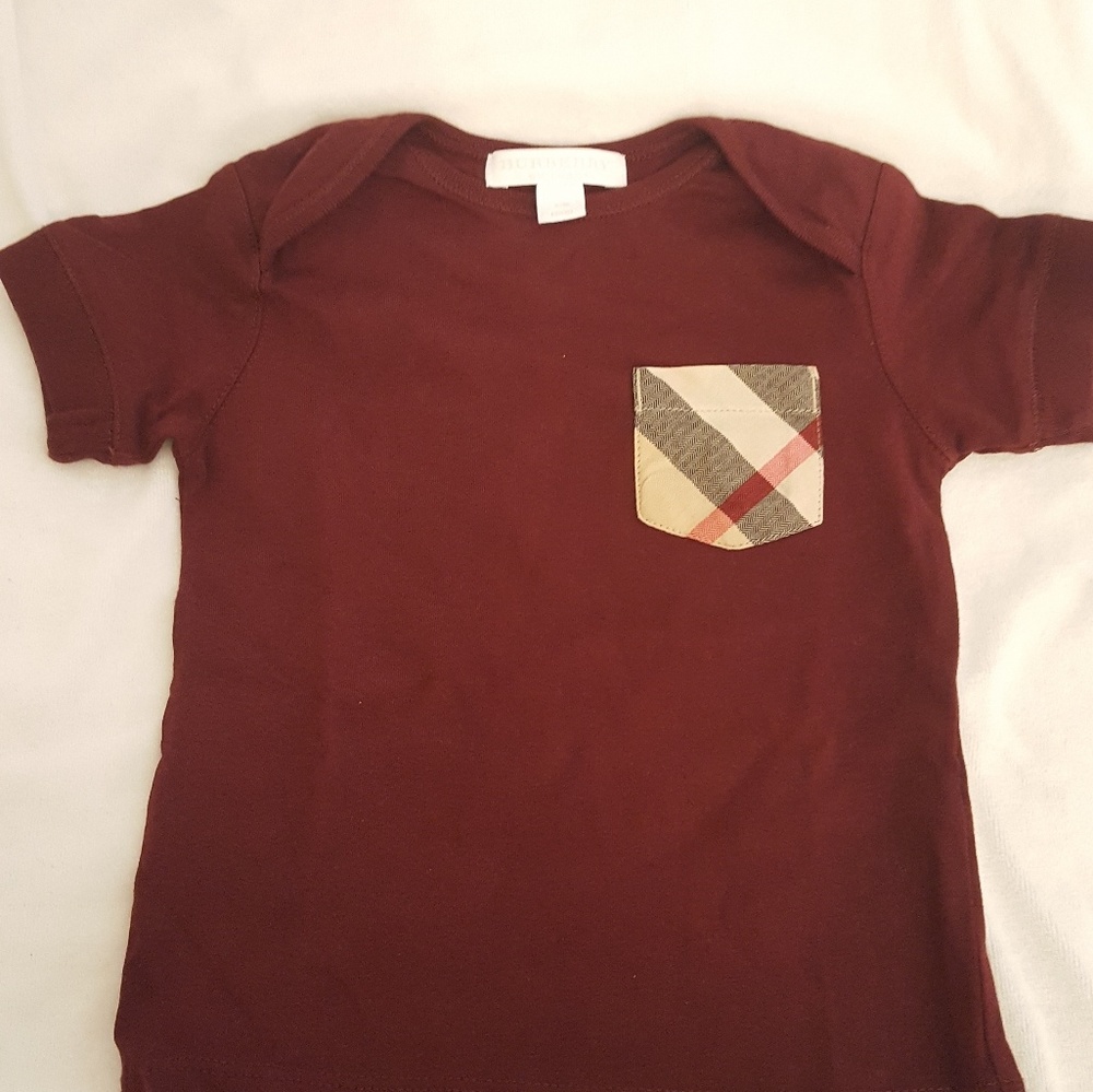 Burberry burgundy tee